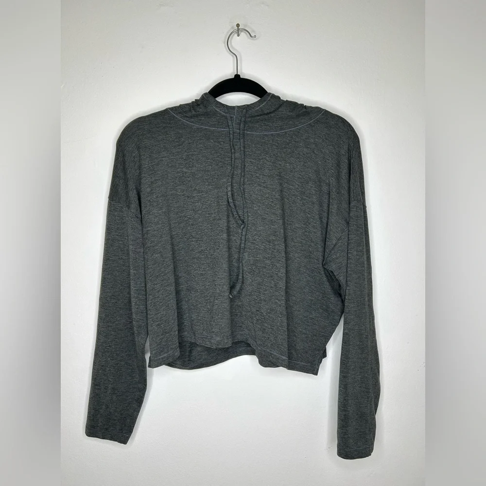 Revolve Girlfriend Collective ReSet Cropped Hoodie in a charcoal gray - Picture 2 of 6